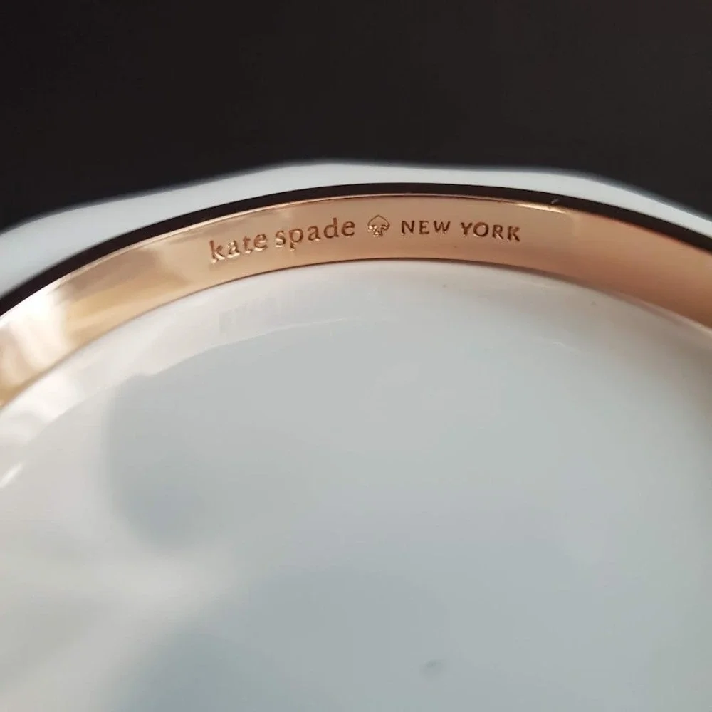 Kate Spade Heritage Spade Rose Gold Tone Hinged Bangle Bracelet Logo - Picture 6 of 8